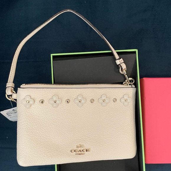Coach Handbags - Cute Coach Wristlet